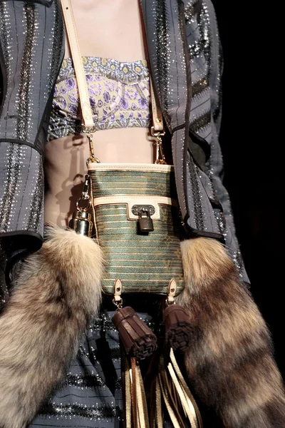 Look 74